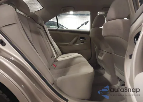 2009 Toyota Camry Le z USA, uszkodzony, nr VIN 4T1BE46K09U403178